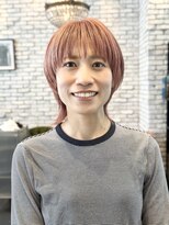 エン(YENN) ピンクベージュのコンパクトウルフ
