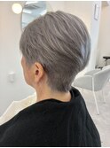 70代ミセス・シルバーヘア