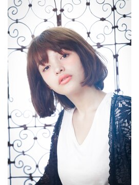 メルクマール(MERKMAL) シネマティックな大人フレンチボブ。