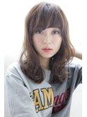 ふんわりボリュームCカールウエーブ[mignon]重めバング小顔に