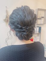 シーデン(C-den)&nbsp;人気のウェーブ×ツイスト×ウェーブシニヨン