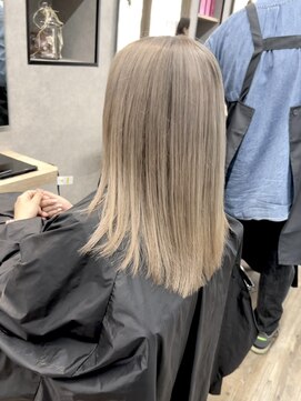 リベストバイジェービー 稲毛(li best. byjb) インナーカラー/ブリーチ/ハイトーン/イヤリング[稲毛/稲毛駅］