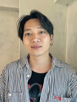 アンリ(Henri)&nbsp;[オカダケント]ナチュラルセンターパートヘア