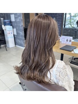 ラウル(Laulu) ナチュラルハイライトカラー♪