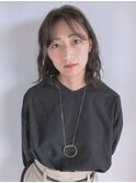 無造作ウェーブ×ハイライトミディ