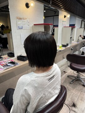 コワファーストナガサキシャンプーボーイ(COIFF1RST NAGASAKI SHAMPOO BOY) ぱつっとボブ