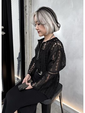 アコ(Aco) ★アバンギャルド×ホワイトベージュのボブ★