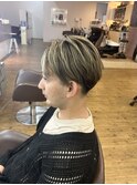 20代30代 シャドウルーツショート