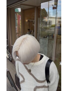 モアムー(Moremuu) [かの]ホワイトブロンド