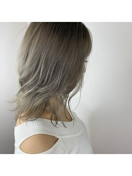 アヴァンス 江坂店(AVANCE.) グレーアッシュ