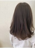 オリーブベージュカラー 春カラー