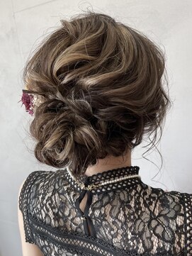 ルトワプラス(Lutowa plus) ふんわりシニヨンスタイル【東広島/西条】