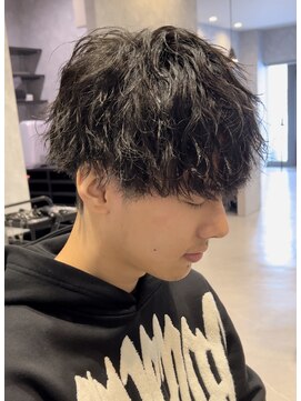 アビー(ABEY) ツイストスパイラルパーマ前下がりマッシュ刈り上げ