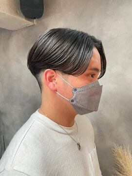 ザ マイル(The mile) センターパート刈り上げツーブロックショートメンズカット