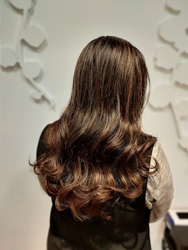モリノマ(morinoma) ウィービングカラー＋ハーブヘナで明るい髪と脱グレイカラー