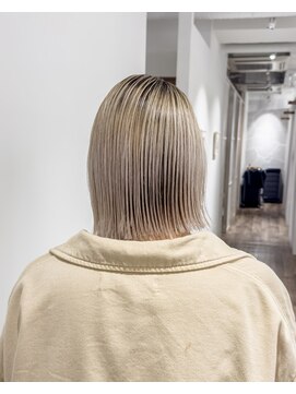 ゴウトゥデイ 横須賀店(GO TODAY) ホワイトベージュ×シャドウルーツ