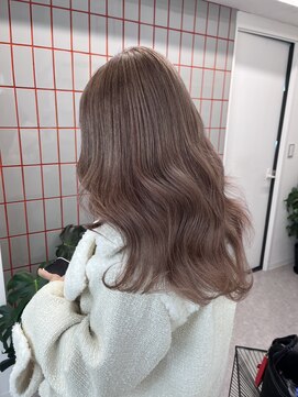 ペレ 渋谷(PELE) 黒髪/グレーベージュ/ハイトーン/ブリーチ/渋谷