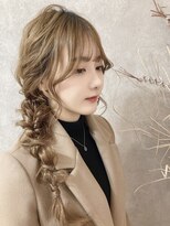 アールイー(Re:)&nbsp;【ヘアセット】編み下ろし　サイドテールアレンジ