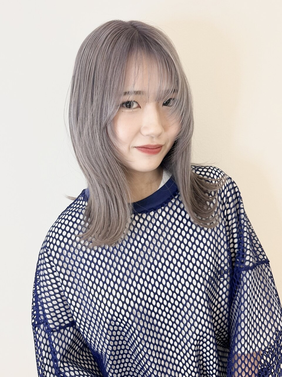 2025年夏】ミディアム ラベンダーアッシュの髪型・ヘアアレンジ