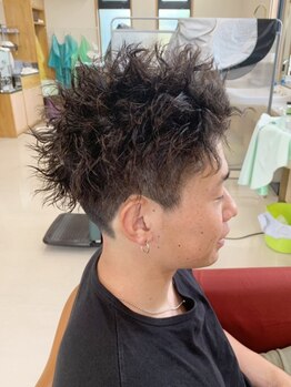 シダ(SHIDA)の写真/フェードやパーマスタイルなどのオシャレスタイルからシンプルなメンズカットまでどんなスタイルもお任せ！