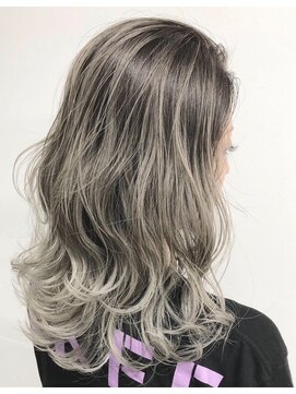 リバー 草加店(RIVER) エアタッチバレイヤージュ ホワイトグレージュ