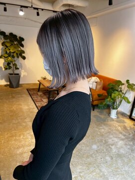 メリー オオサカ(Merly Osaka) smoky gray balayage