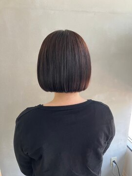 ぱつっと艶感ミニボブ