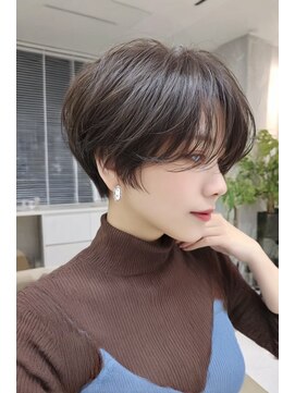 リアン アオヤマ(Liun Aoyama) コンパクトショートバーガンディラフウェーブショート