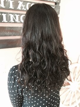 ヘアースタジオ グロース(HAIR STUDIO growth) 上品なウェーブでナチュラルな華やかさを