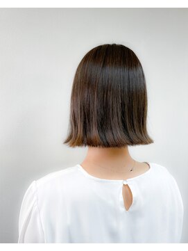 トップヘアー 中庄店(TOP HAIR fuapua) ぱっつりボブ×ラベージュカラー