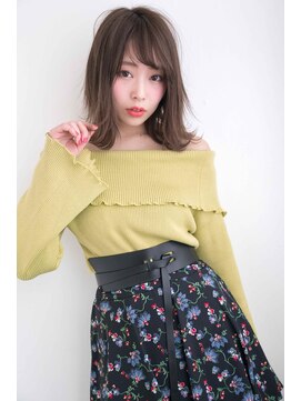 ゴート(GOAT) くびレイヤーデザインカラーグレージュ大人ガーリーカール小顔