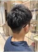ツーブロック刈り上げスキンフェードカットアッシュブラック