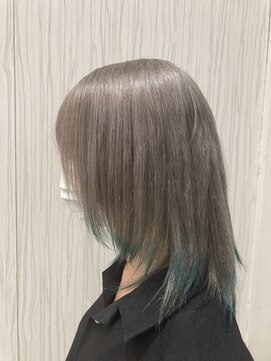 ビス ヘア アンド ビューティー 西新井店(Vis Hair＆Beauty) 10代20代ハイトーン透け感裾カラーグリーン