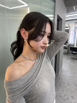 ボタン ハカタ(VOTAN hakata) 顔周りカット/暗めカラー/センターパート