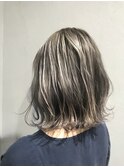細めハイライト ×クラゲヘアー×ホワイトブロンド