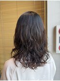 冬の抜け感◎ニュアンスパーマミディアムケアで大人可愛い潤艶髪