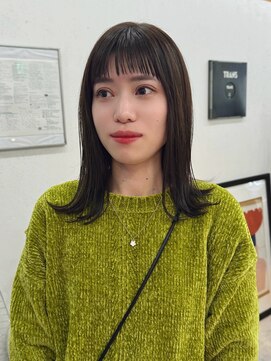 ハニーシブヤ(HONEY shibuya) 切りっぱなしミディアム/ショートバング/ダークグレージュ