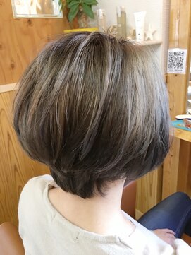 ララテラス(LaLa Terrace) ~LaLa Terrace流~ 外国人風シルバーアッシュ×ハイライト