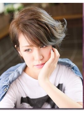 ピースリーヘア バイ カーサ(peathree.hair by CASA) ショート×アッシュブルー