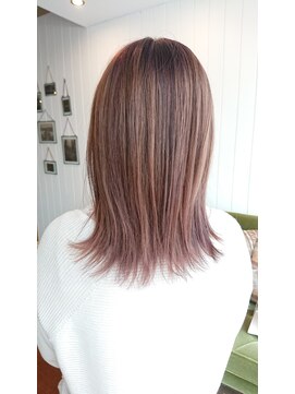 シザーズ(scissors) ラベンダーアッシュとスモーキーベージュのハイライト