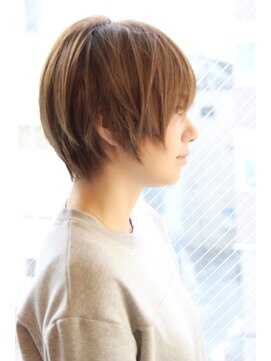 レウナ 外苑前(Reuna) 20代30代40代大人可愛いマッシュショート 黒髪ショート