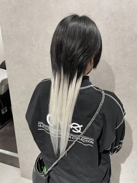 襟足シルバーエクステV系中性ウルフヘアスタイル～糸Ito～ito