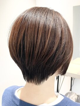 ストフ(stof) ショートレイヤーボブ/前下がりショート/大人ショート