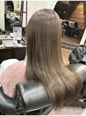 明るめベージュ