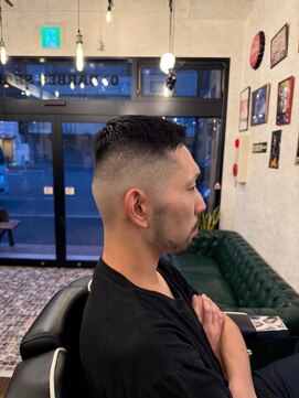 ブロートーキョーバーバーショップ 神田店(Bro Tokyo BARBERSHOP) ハイフェード
