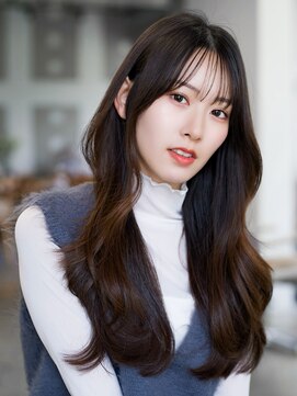 エインアンリー 明治神宮前(AIN.ANLY.) レイヤーカットで作るゆるふわ王道韓国ヘア