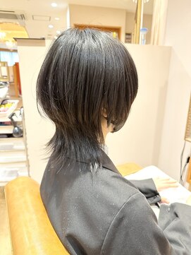 リタ(Lita) 黒髪おしゃれウルフ！20代30代40代