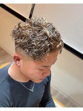 【金×ブラウン】SNSで流行のワンランク上のおしゃれスタイル