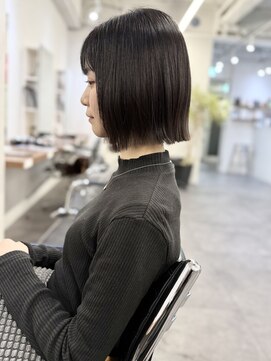オウル(Owll) *顎下2cm切りっぱなしボブ*