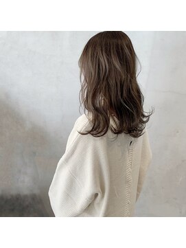 ミント(mint) 柔らかさのあるグレージュ！